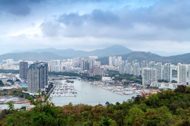Çin 'in Hainan Adası' ndaki Sanya kıyı şehrinin havadan görünüşü