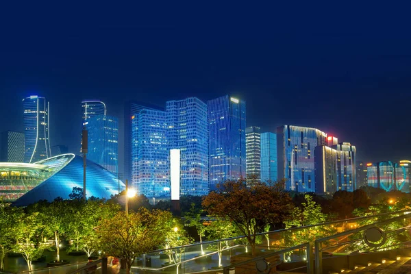 中国杭州高層ビル 夜の風景 — ストック写真