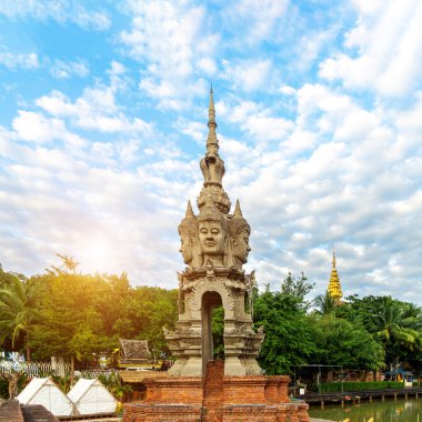Xishuangbanna 'da Dai tarzı mimari, Yunnan, Çin.