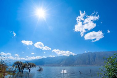 Erhai Gölü manzarası, Dali, Yunnan, Çin.