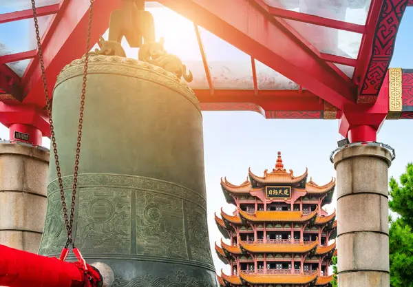 Žlutý Jeřáb Věž Proti Modré Obloze Wuhan Čína Čtyři Čínské — Stock fotografie