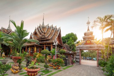 Güzel binalar eski tapınaklarda Xishuangbanna, Yunnan, Çin.