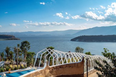 Ünlü Dali eski kasabası ve Çin 'in Yunnan kentindeki Erhai Gölü.