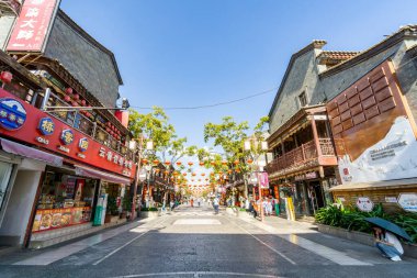 Kunming Çin, 17 Ekim 2023: Guandu Antik Şehir Merkezi Kunming Caddesi