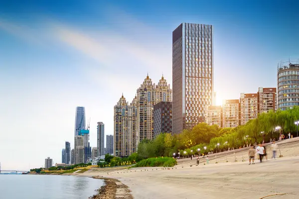Jangce Folyó Hídja Felhőkarcolók Folyónál Vuhan Kína Stock Fotó