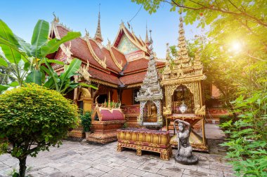 Güzel binalar eski tapınaklarda Xishuangbanna, Yunnan, Çin.