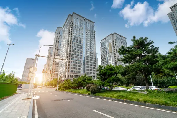 Die Wolkenkratzer Finanzviertel Wuhan Hubei China lizenzfreie Stockbilder