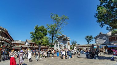 DALI, ÇİN - 18 Ekim 2023: Dali, Çin 'de antik şehir. Dali, 8-9. yüzyıllarda Nanzhao 'nun antik başkenti ve Dali Krallığı ile Çin' in başlıca seyahat merkezidir..