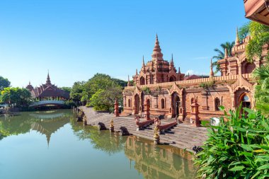 Xishuangbanna 'da Dai tarzı mimari, Yunnan, Çin.