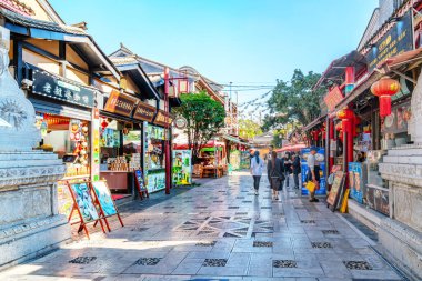 Kunming Çin, 17 Ekim 2023: Guandu Antik Şehir Merkezi Kunming Caddesi