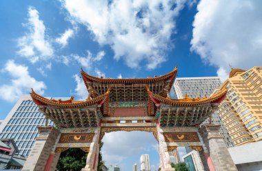 Kemerli mimarisinin geleneksel bir parça da Kunming, Yunan, Çin arması.