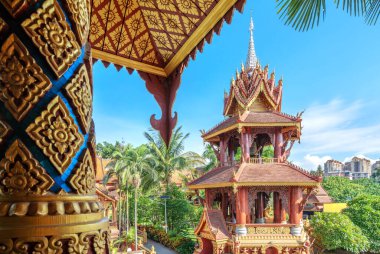 Güzel binalar eski tapınaklarda Xishuangbanna, Yunnan, Çin.