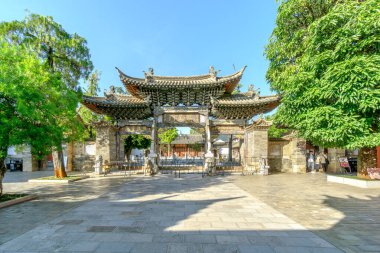 Yunnan, Çin - 26 Ekim 2024: Konfüçyüs Tapınağı 680 yıl önce inşa edildi ve önemli bir kültürel miras alanı..