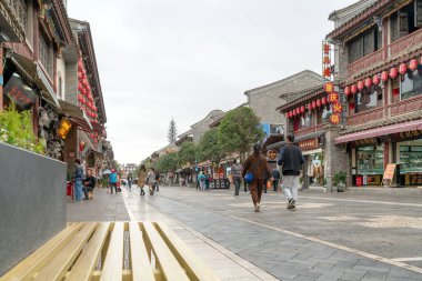 Kunming Çin, 23 Ekim 2024: Guandu Antik Şehir Merkezi Kunming Caddesi