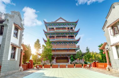 Pirinç şehriyesindeki Pavilionlar, Mengzi, Yunnan, Çin.