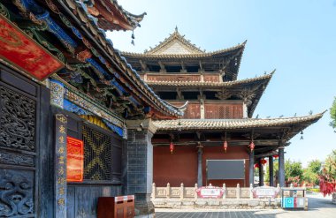 Gejiu, Yunnan, Çin, 2 Novembe 2024: Baohua Budist Tapınağı Laoyin Dağı, Gejiu Şehri.