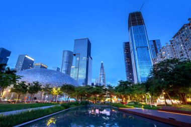 Merkez İş Bölgesi Gece Görüşü, Shenzhen, Çin.