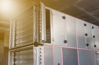 Arka cereyan vanalı egzoz ünitesi. Yakın plan.