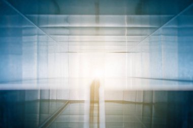 Kanalın içine bak, geniş kare bölüm, Bokeh effec ile bulanık arkaplan ve arkaplan