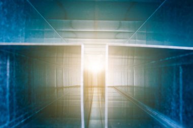 Kanalın içine bak, geniş kare bölüm, Bokeh effec ile bulanık arkaplan ve arkaplan