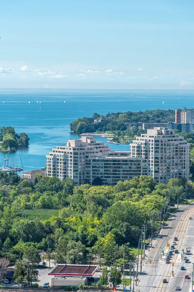 Ein Blick Auf Die Eigentumswohnungen Ontariosee Toronto Kanada Stockbild