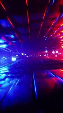 Fütürist bir tünelde neon ışıklarıyla uçmak. Dikey döngü videosu 002