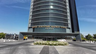 Madrid, İspanya - 5 Haziran 2024: Eurostars Madrid Tower Hotel Chamartin Mahallesi 'nde yer almaktadır..