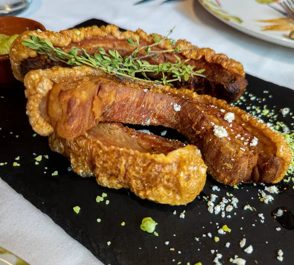 Gourmet Typisch Spanisches Gericht Namens Torreznos Bestehend Aus Frittierter Schweinehaut — Stockfoto