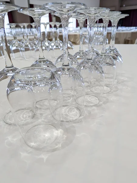 Toast Memorable Moments Abundance Elegance Restaurant Table Adorned Empty Wine — Stock Photo, Image