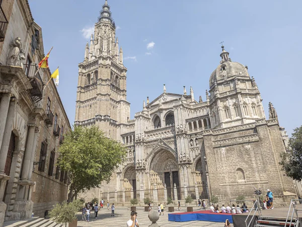 Tidlös Skönhet Och Arkitektonisk Storslagenhet Fängslande Utsikt Över Toledos Katedral — Stockfoto