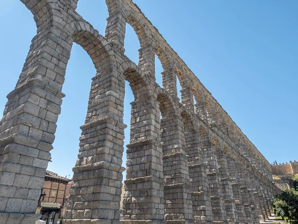 Вдохновляющее Римское Наследие Великолепный Акведук Segovia Неподражаемое Инженерное Чудо Созданное — стоковое фото