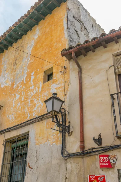 Güneşli Kırsal Sokaklar Sıra Sıra Dizilmiş Geleneksel Evler Tarihi Spanya — Stok fotoğraf