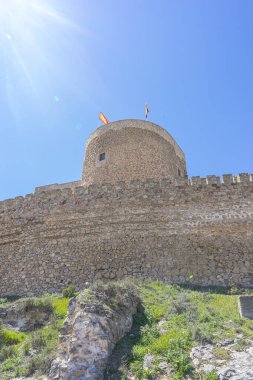 Yüksek beyaz yapılar, Consuegra 'nın gururu. İspanya 'nın zengin mirası ve pitoresk manzaraları arasında bir yolculuk