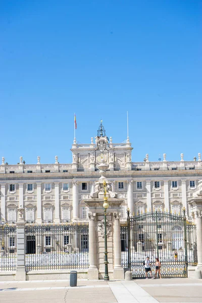 スペインのレギュラーリトリート マドリードの王宮とそのタイムレスなチャーム — ストック写真