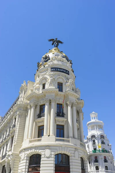 西班牙辉煌 格兰维亚的皇冠大都市纪念碑 — 图库照片