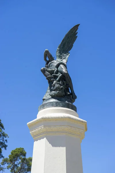 Artistic Marvel Fallen Angel Sculpture Retiro Park — Stock Photo, Image