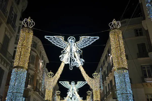 Uma Deslumbrante Vista Noturna Calle Larios Málaga Lindamente Iluminada Para Fotos De Bancos De Imagens Sem Royalties