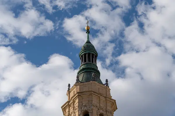 比拉尔大教堂塔 Mudejar建筑的一个很好的例子 非常适合宗教和西班牙传统的主题 免版税图库照片