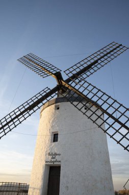 Consuegra, Toledo, İspanya Yel Değirmenleri - İkonik Manzara Fotoğrafçılığı