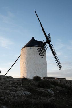 Consuegra 'daki Majestic Yel Değirmenleri: İspanyol Kültürel Hazinesi