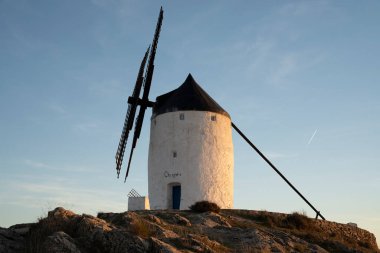 Consuegra, İspanya 'nın Göz kamaştırıcı Değirmenleri