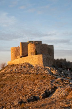 Sunset 'teki Consuegra Şatosu - Toledo, İspanya' daki Görkemli Kale