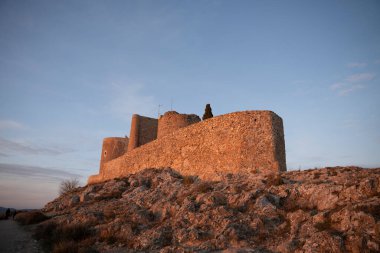 Sunset 'teki Iconic Consuegra Şatosu - Toledo, İspanya