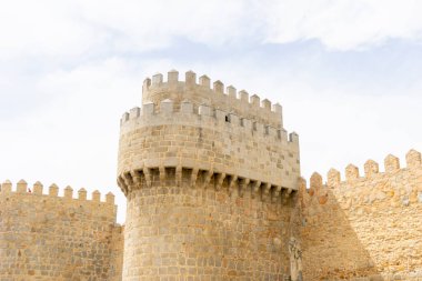 Avila 'nın Güçlendirilmiş Surlarını Keşfedin: Bir Ortaçağ Mucizesi