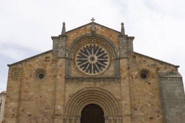 San Pedro Kilisesini Keşfedin - Avila 'nın Tarihi Plazasında Romanesk Mücevher