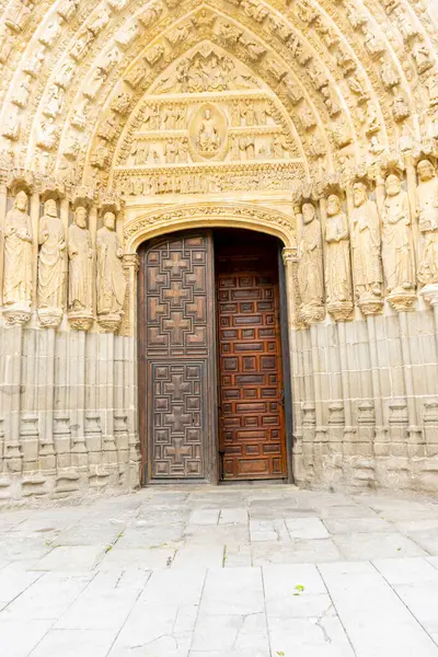 Avila 'nın Ortaçağ Tahkimatı: İspanya' nın Tarihi Hazinesi