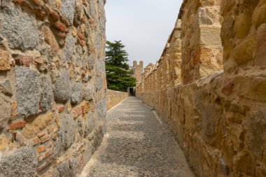 Antik Avila Duvarları, İspanya - Bir Ortaçağ Kale Deneyimi