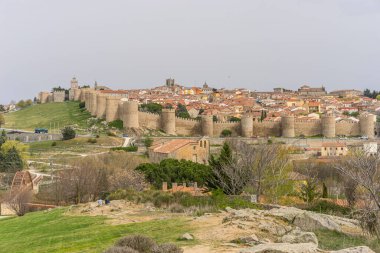 Avila 'nın İkonik Duvarları: İspanya' nın Ortaçağ Geçmişine Bir Bakış