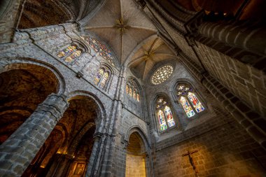 Avila Katedralinin İçindeki Muhteşem Mimariyle Kutsal Hafta Gözlemevi