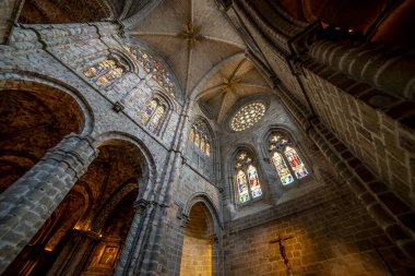 Avila Katedrali 'nin İçi' nde Büyüleyici Kutsal Hafta Kutlaması